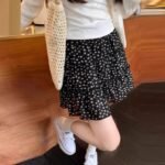 Black floral cake short skirt for women, high waist, plus size, summer, fat, mm, covering the belly, showing a slim pear shaped figure, A-line skirt - Image 4