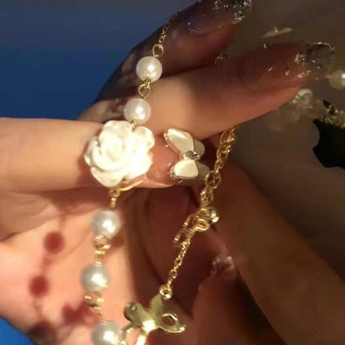 Camellia flower bracelet for women, light luxury ins, niche girl heart, retro freshwater pearl best friend bracelet - Image 2