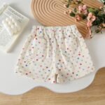 Girls wearing casual shorts for summer in 2025, children's versatile heart-shaped floral pants, loose hiking pants for baby girls - Image 3
