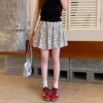 Black floral cake short skirt for women, high waist, plus size, summer, fat, mm, covering the belly, showing a slim pear shaped figure, A-line skirt - Image 2