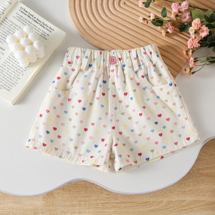 Girls wearing casual shorts for summer in 2025, children's versatile heart-shaped floral pants, loose hiking pants for baby girls - Image 6